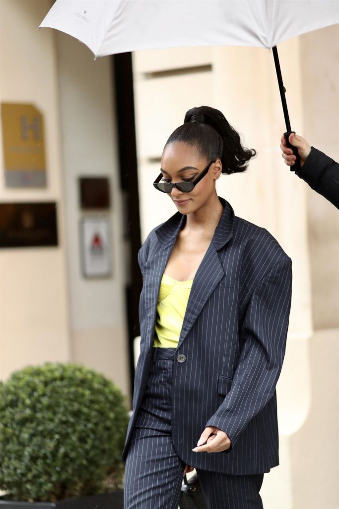 Supermodel Jourdan Dunn Flashing Her Breasts and Areolas gallery, pic 21