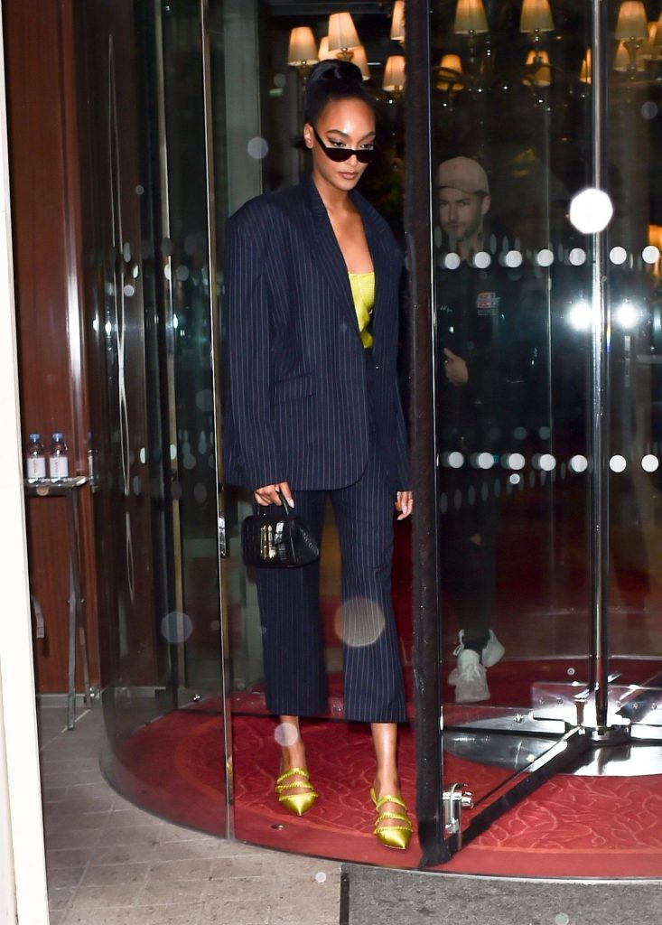 Supermodel Jourdan Dunn Flashing Her Breasts and Areolas gallery, pic 25
