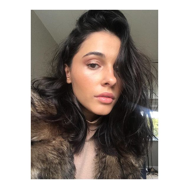 Cute Naomi Scott Selfies From Her Instagram Profile CelebMasta.com 15