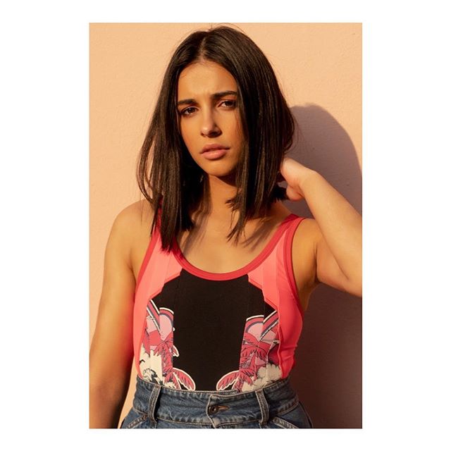 Cute Naomi Scott Selfies From Her Instagram Profile CelebMasta.com 3