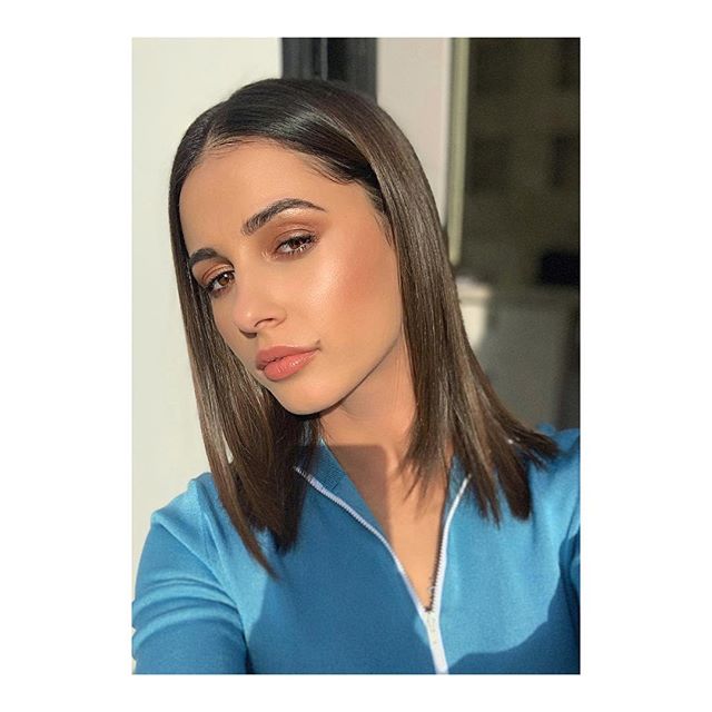 Cute Naomi Scott Selfies From Her Instagram Profile CelebMasta.com 6