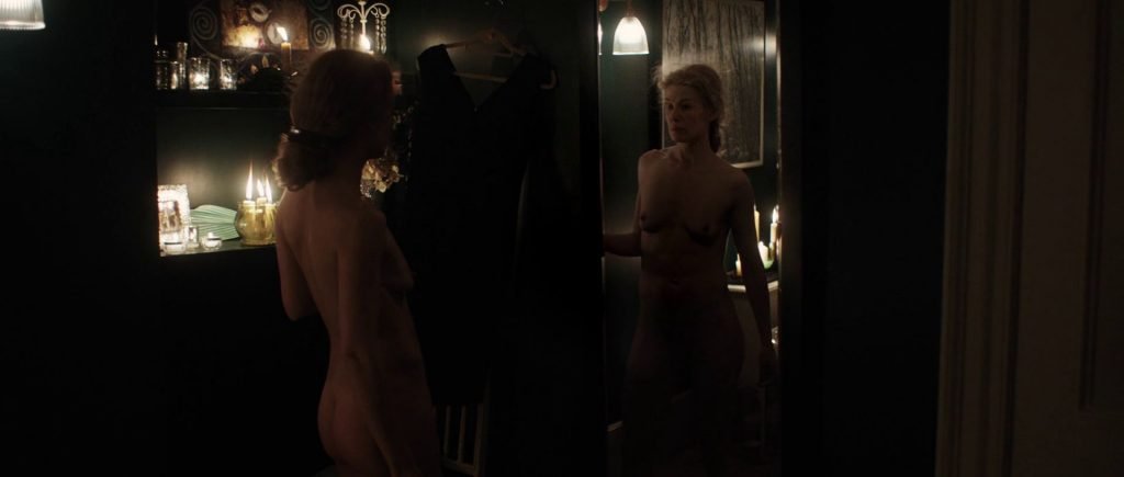 Glamorous Rosamund Pike Exposes Her Saggy Tits Ass In A Private War CelebMasta.com 18