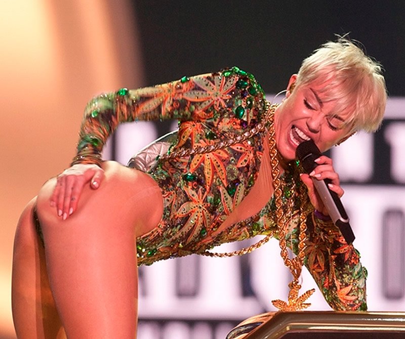 Miley Cyrus | Celeb Masta 90
