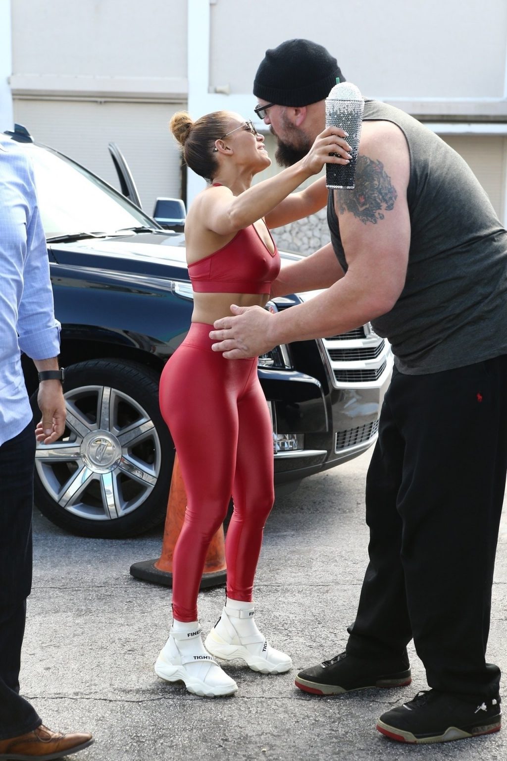 Workout Pants and Tight Camel Toe Paparazzi Pics of Jennifer Lopez celebmasta.com 21