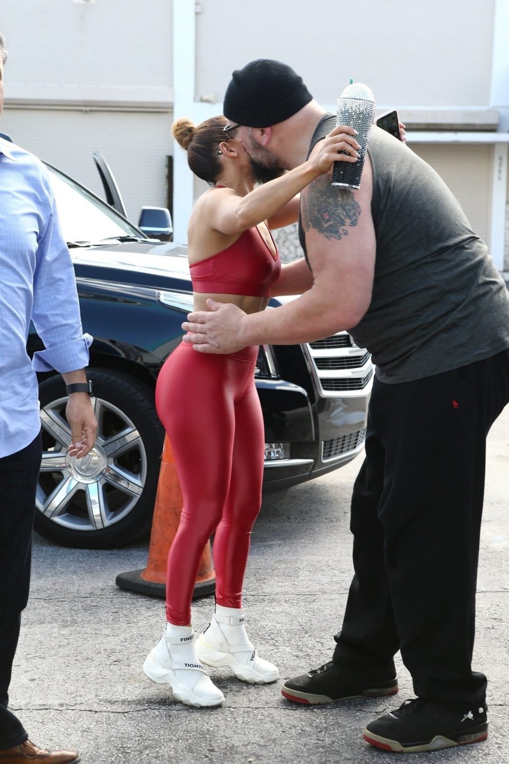 Workout Pants and Tight Camel Toe Paparazzi Pics of Jennifer Lopez celebmasta.com 22