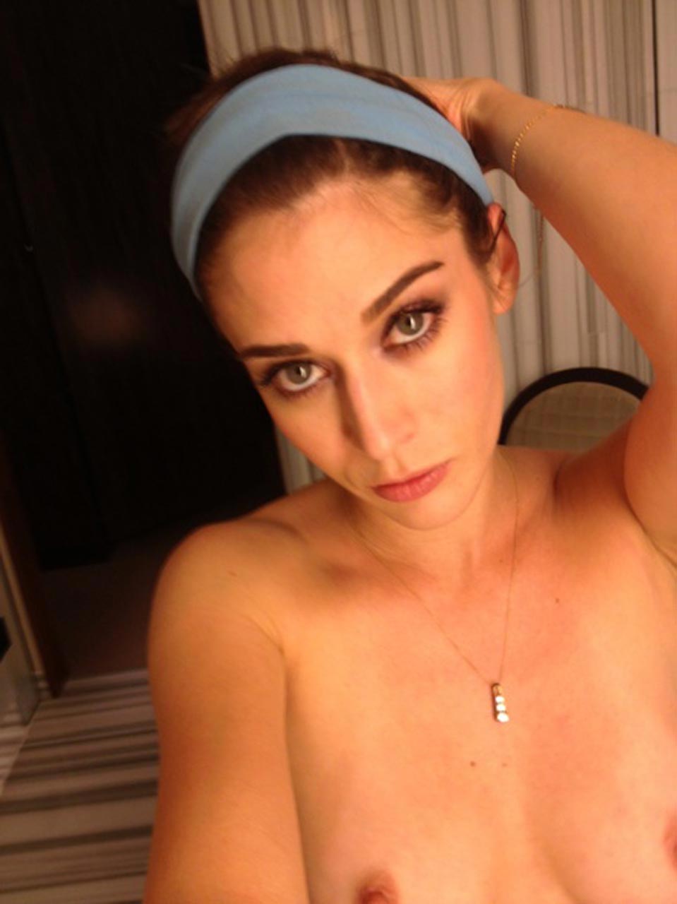 17 Lizzy Caplan Nude Leaked