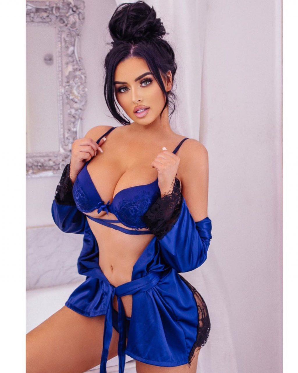 sexy private pics photos nude naked Instagram glamour celebrity busty Abigail Ratchford 