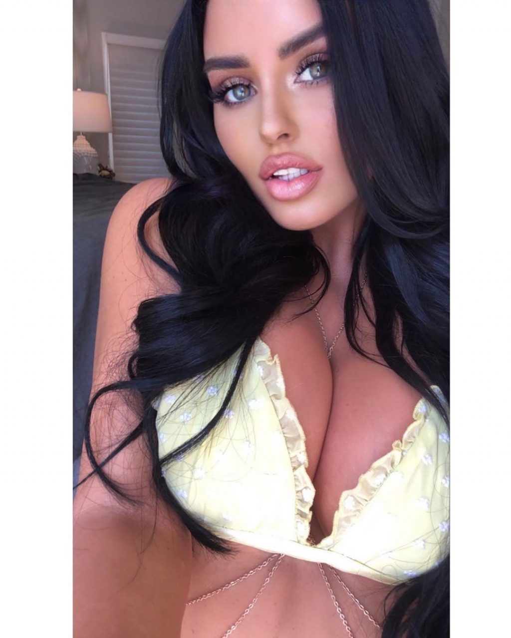 sexy private pics photos nude naked Instagram glamour celebrity busty Abigail Ratchford 