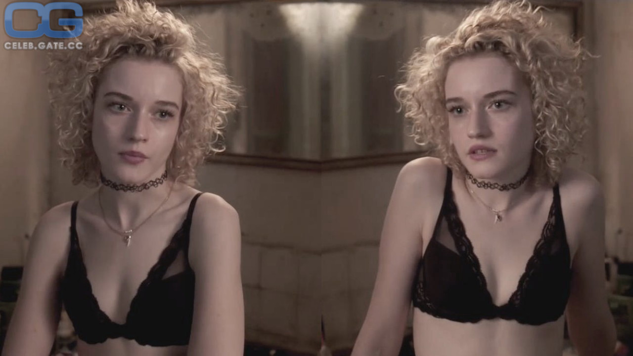 Julia Garner Nude And Sexy Pictures.