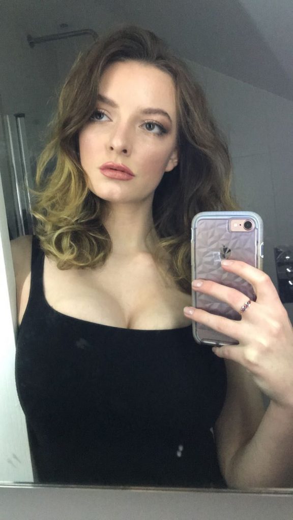 Latest Leaked/Fappening Pictures of Dakota Blue Richards gallery, pic 4
