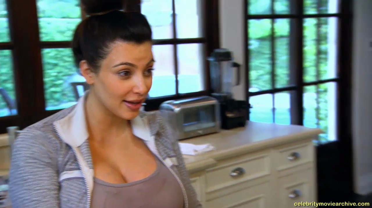 Kim Kardashian Keeping Up with the Kardashians S08E02 1