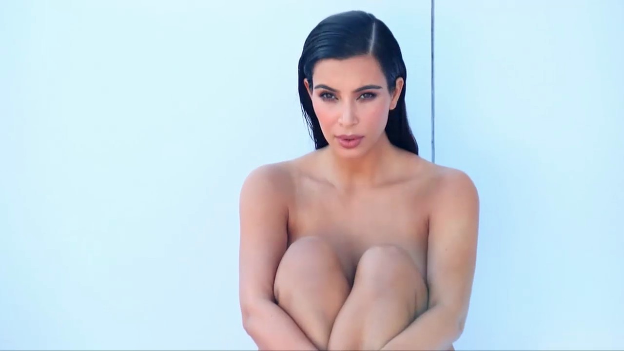 Kim Kardashian Keeping Up with the Kardashians S10E01 2 1