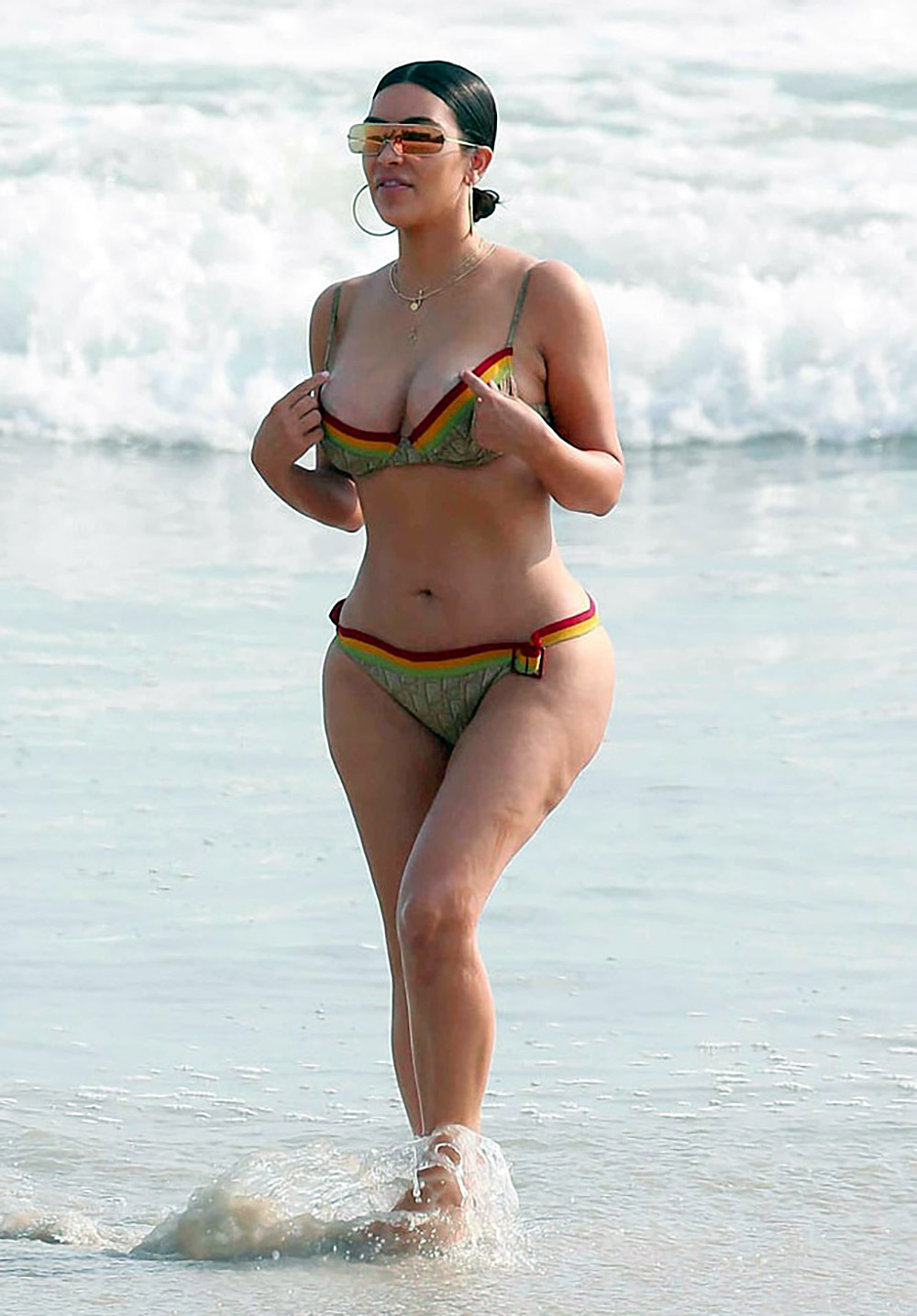 Kim Kardashian bikini 6