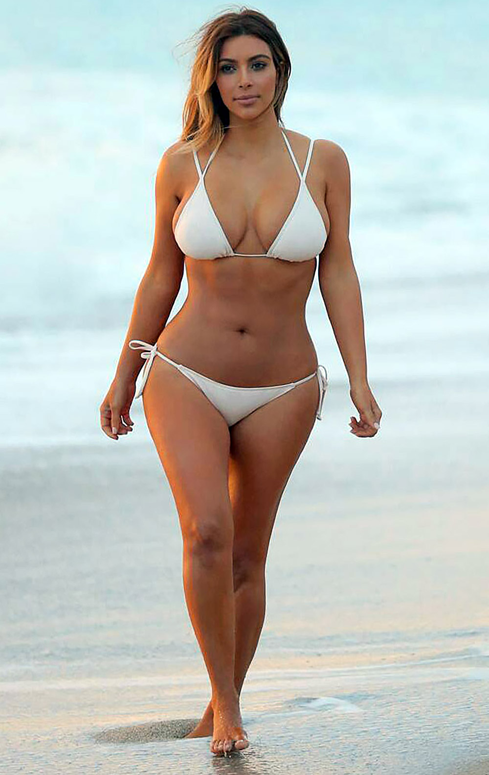 Kim Kardashian bikini 9