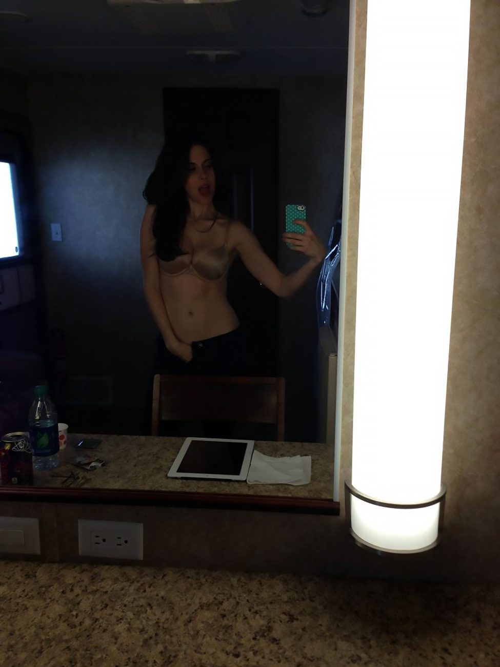 Alison Brie nude leaked tits