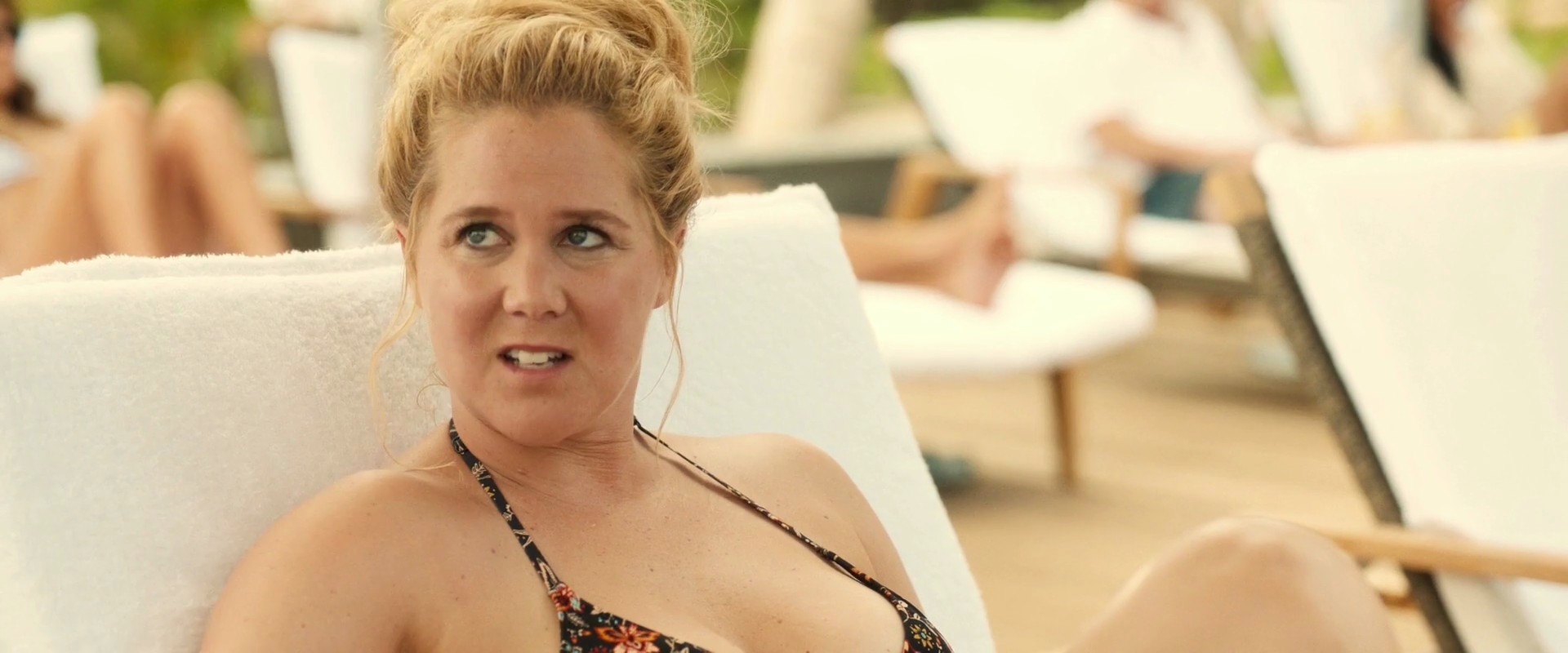 Amy Schumer Snatched 1 3