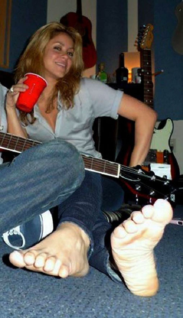 Shakira feet hot ScandalPost 56