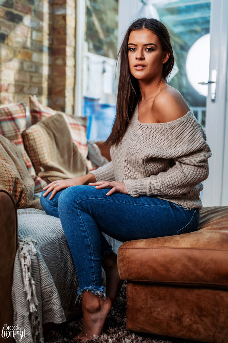 brook wright sweater and jeans 3