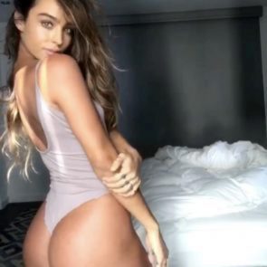 11 Sommer Ray Nude 295x295
