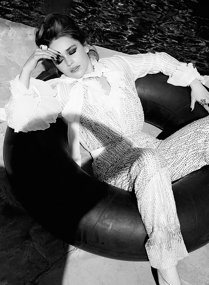 14 Emilia Clarke Sexy Hot Vogue