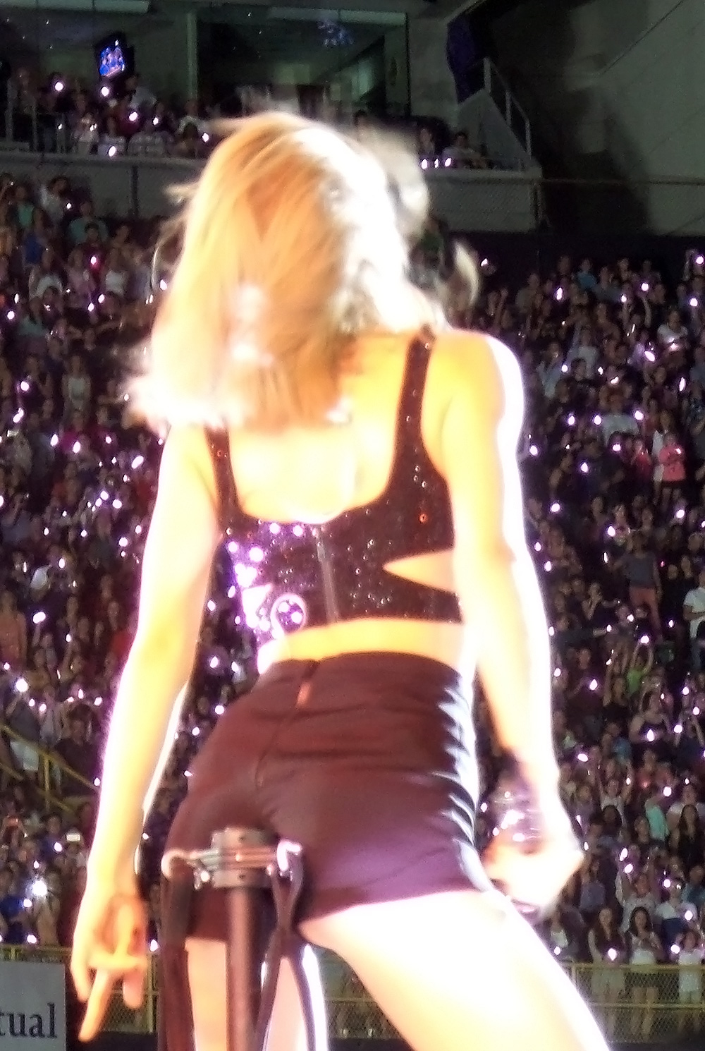 Taylor Swift ass 01