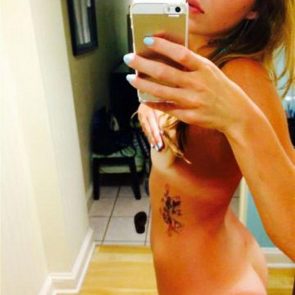 23 Lili Simmons Leaked Nude
