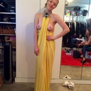 Amanda Seyfried leaked boobs in yellow dress