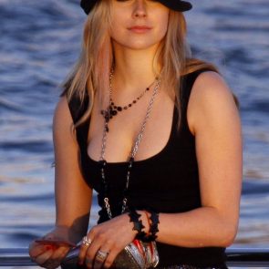 Avril Lavigne nude hot bikini sexy ScandalPost 22