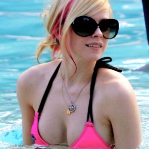 Avril Lavigne nude hot bikini sexy ScandalPost 62