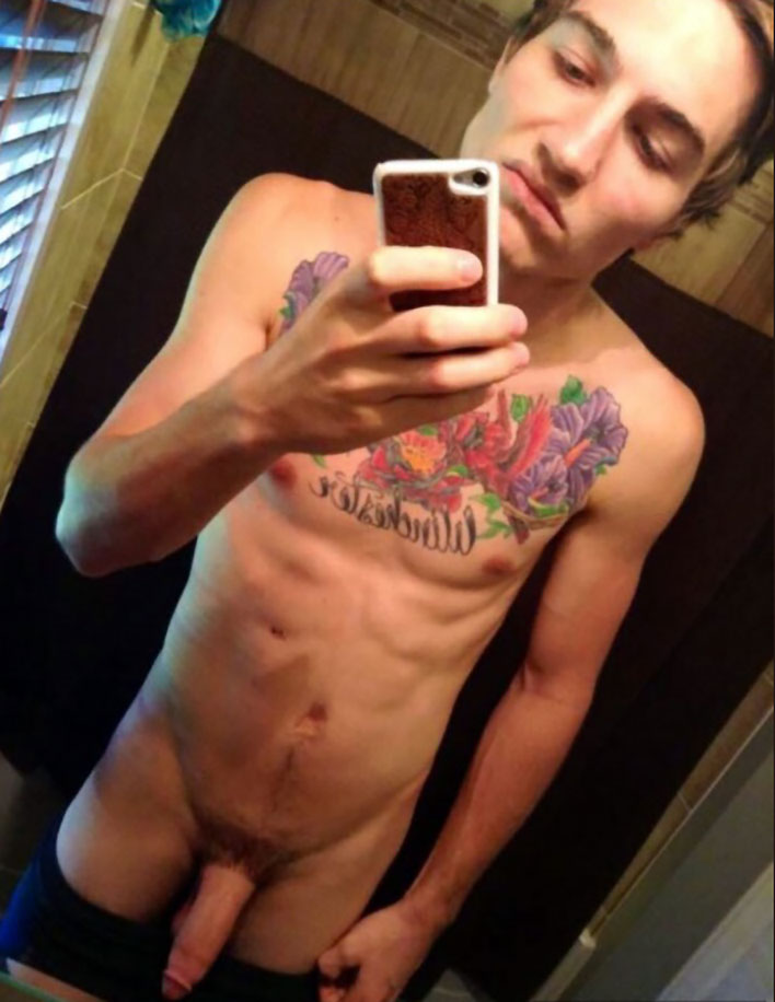 Nathan Schwandt nude mirror selfie