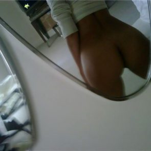 10 Rihanna Naked Mirror ass