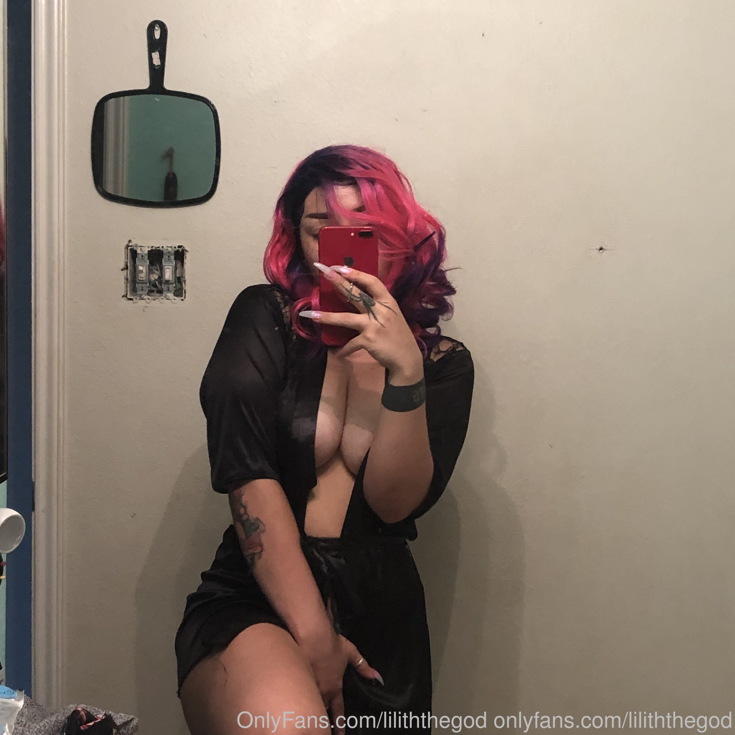 Holylilith aka Athena Onlyfans Nude Gallery Leaked.