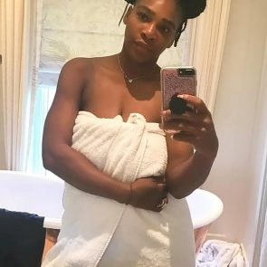 Serena Williams nude leaked selfie