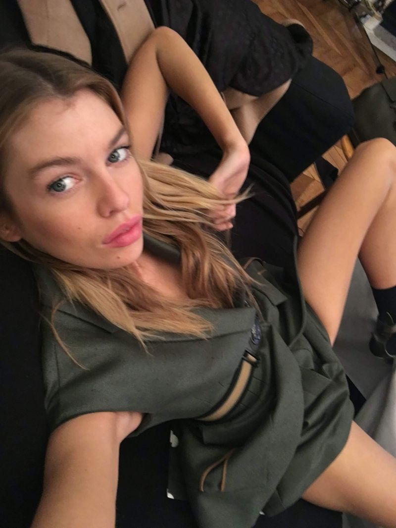 uncensored topless tits Stella Maxwell pussy porn photos nude naked Miley Cyrus lesbian leaked fappening boobs Bella Hadid ass 