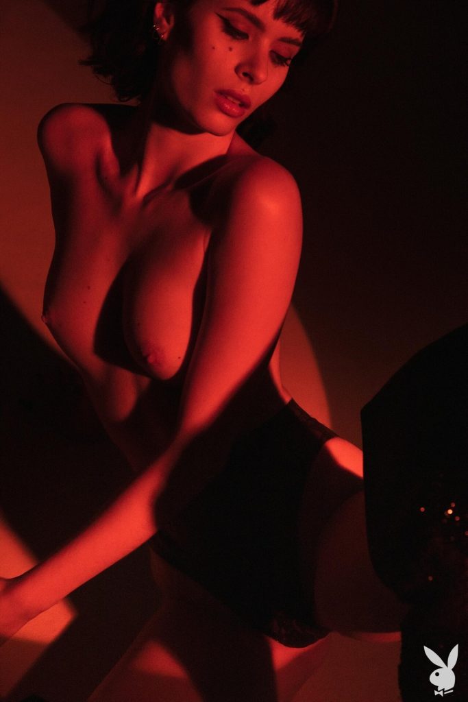 Gorgeous Brunette Carolina Ballesteros Posing Totally Naked in Playboy gallery, pic 33
