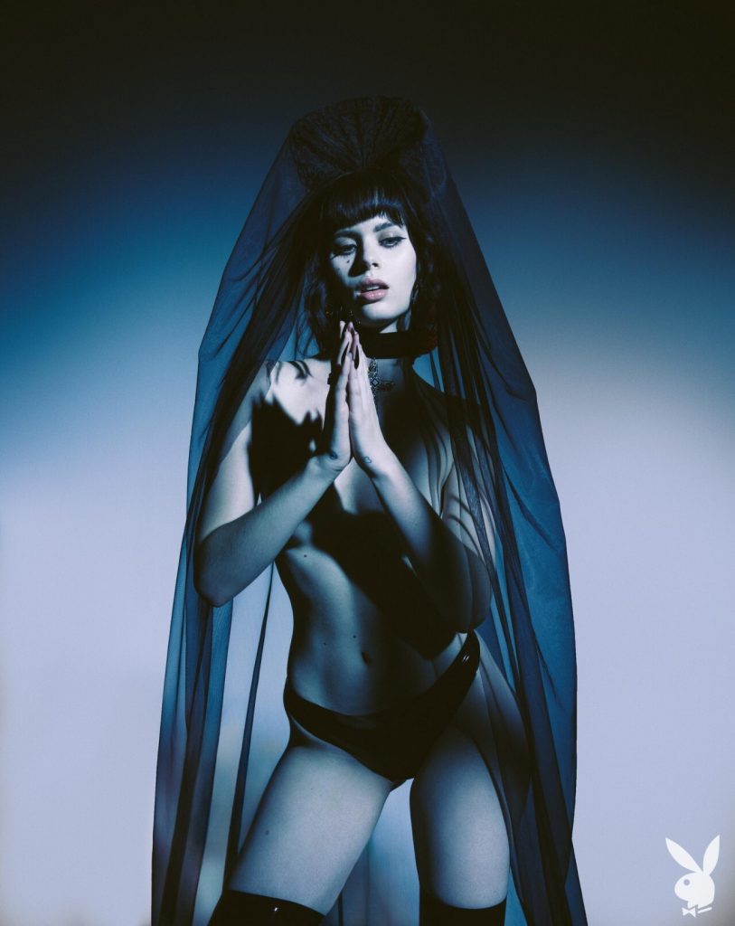 Gorgeous Brunette Carolina Ballesteros Posing Totally Naked in Playboy gallery, pic 5