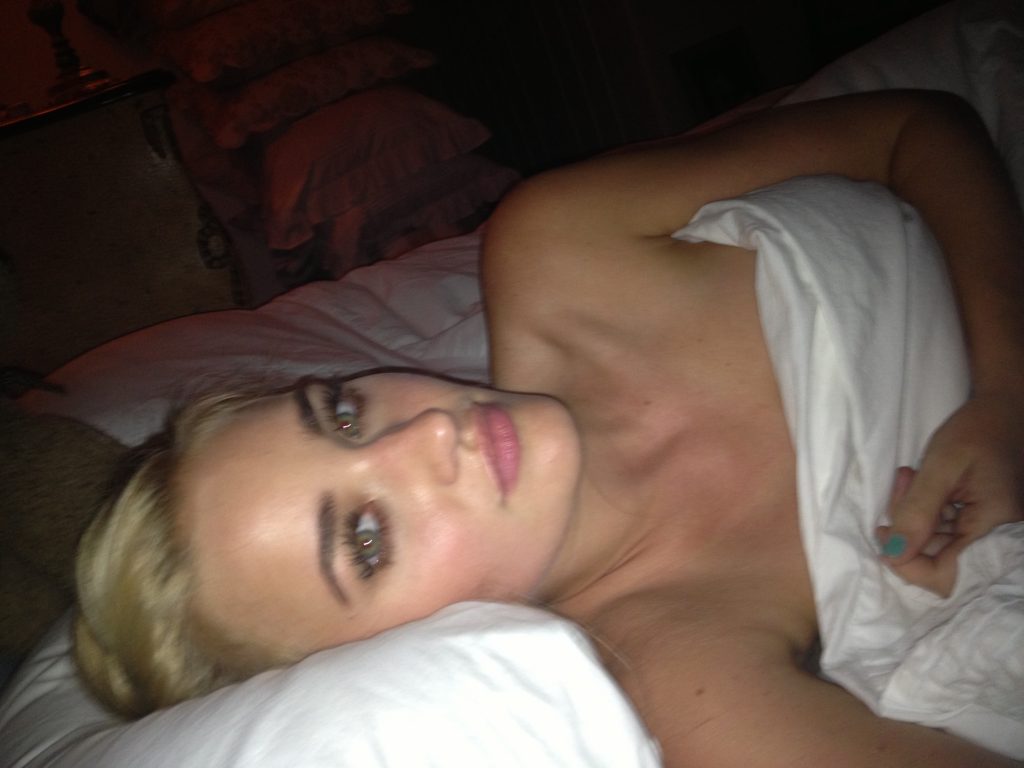 Fappening Porn Galore: the Latest Leaked Pictures of Amanda (AJ) Michalka gallery, pic 15