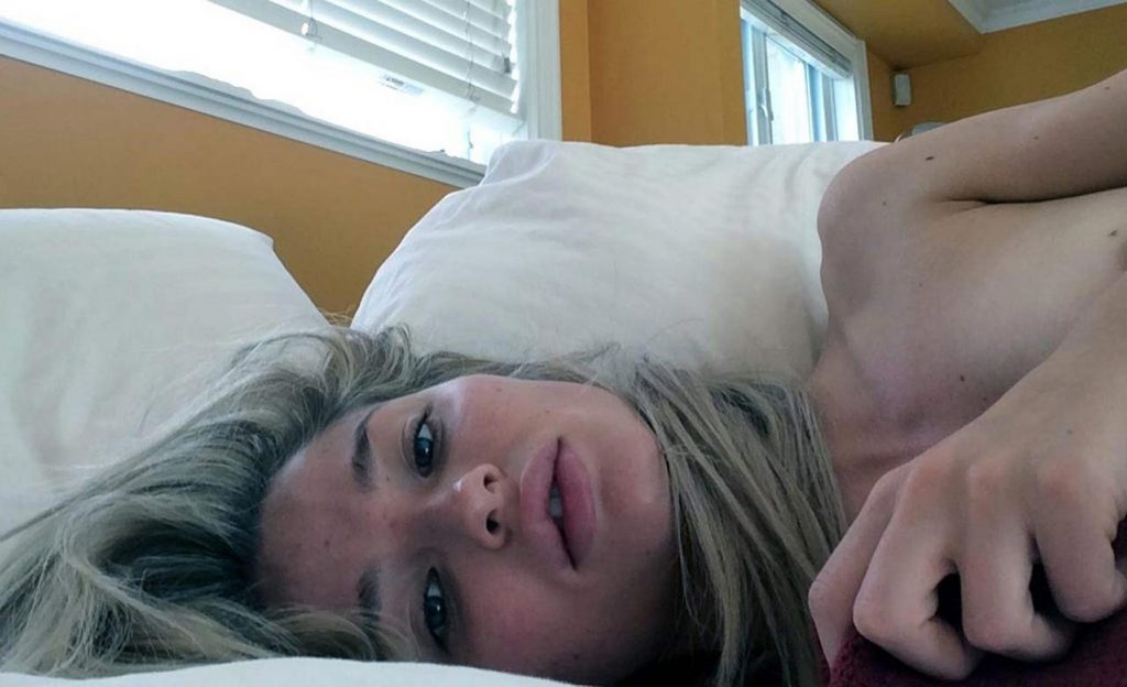 Emma Rugby bed selfie