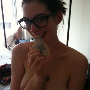 Anne Hathaway leaked nude