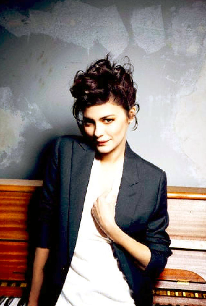 Audrey Tautou nude sexy topless hot naked cleavage3 1