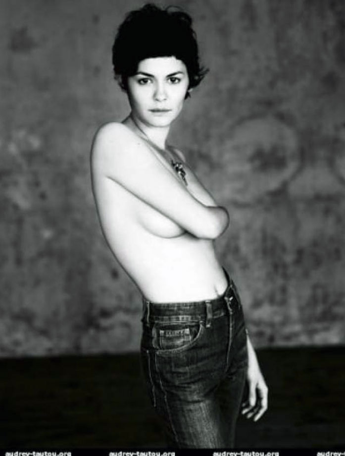 Audrey Tautou nude sexy topless hot naked cleavage45