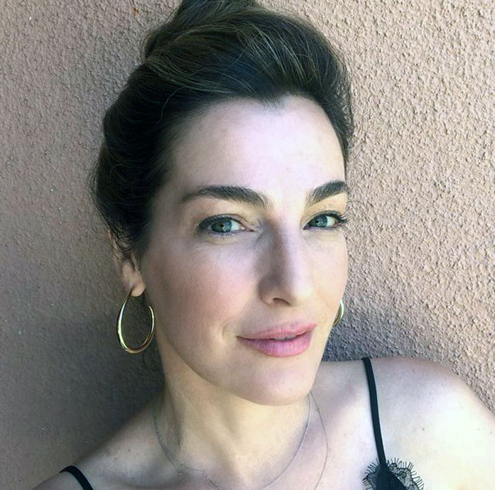 Ayelet Zurer nude sexy topless hot cleavage16