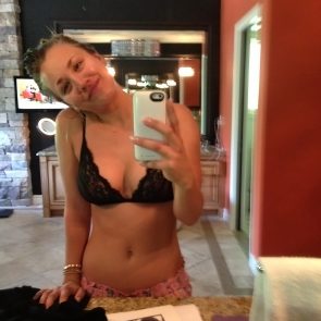 Kaley Cuoco Leaked Nude 22