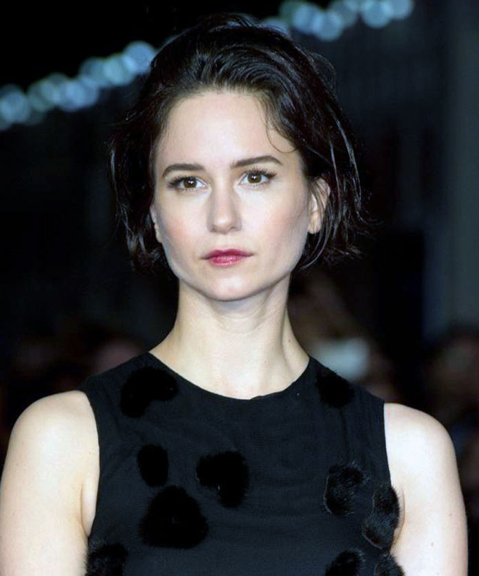 Katherine Waterston nude sexy topless cleavage hot12 2