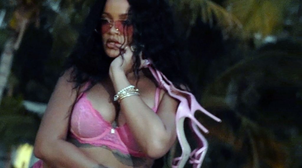 Rihanna nude sexy naked topless leaked cleavage35