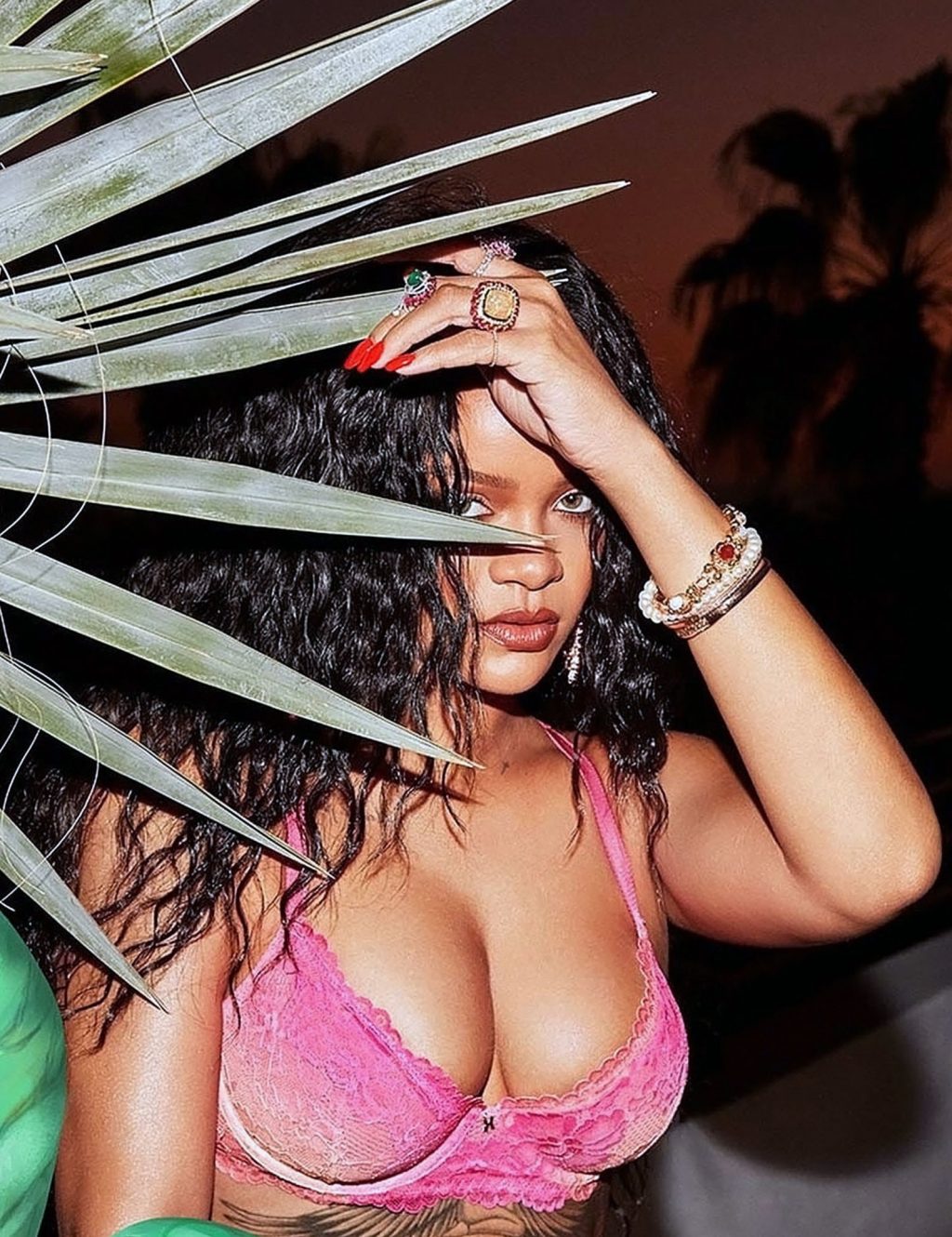 Rihanna nude sexy naked topless leaked cleavage38