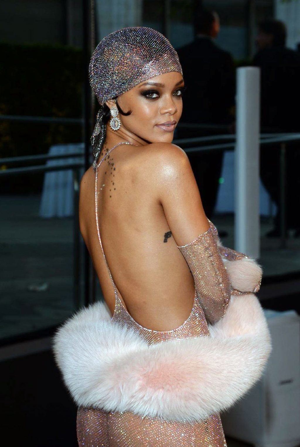 Rihanna nude sexy naked topless leaked cleavage51 1