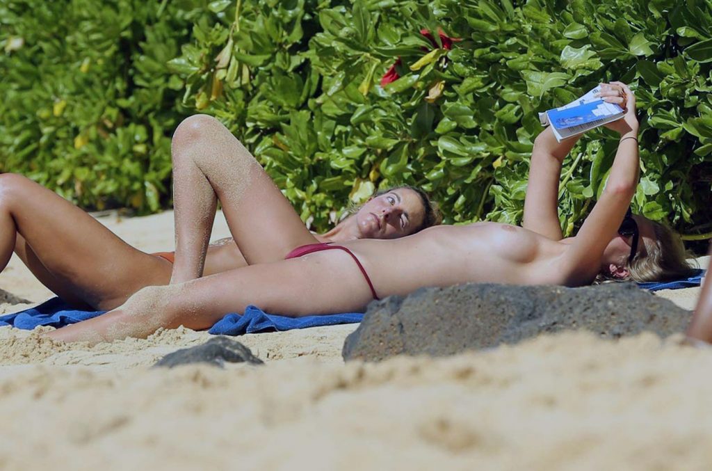 Toni Garrn nude topless naked sexy boobs ass11 3