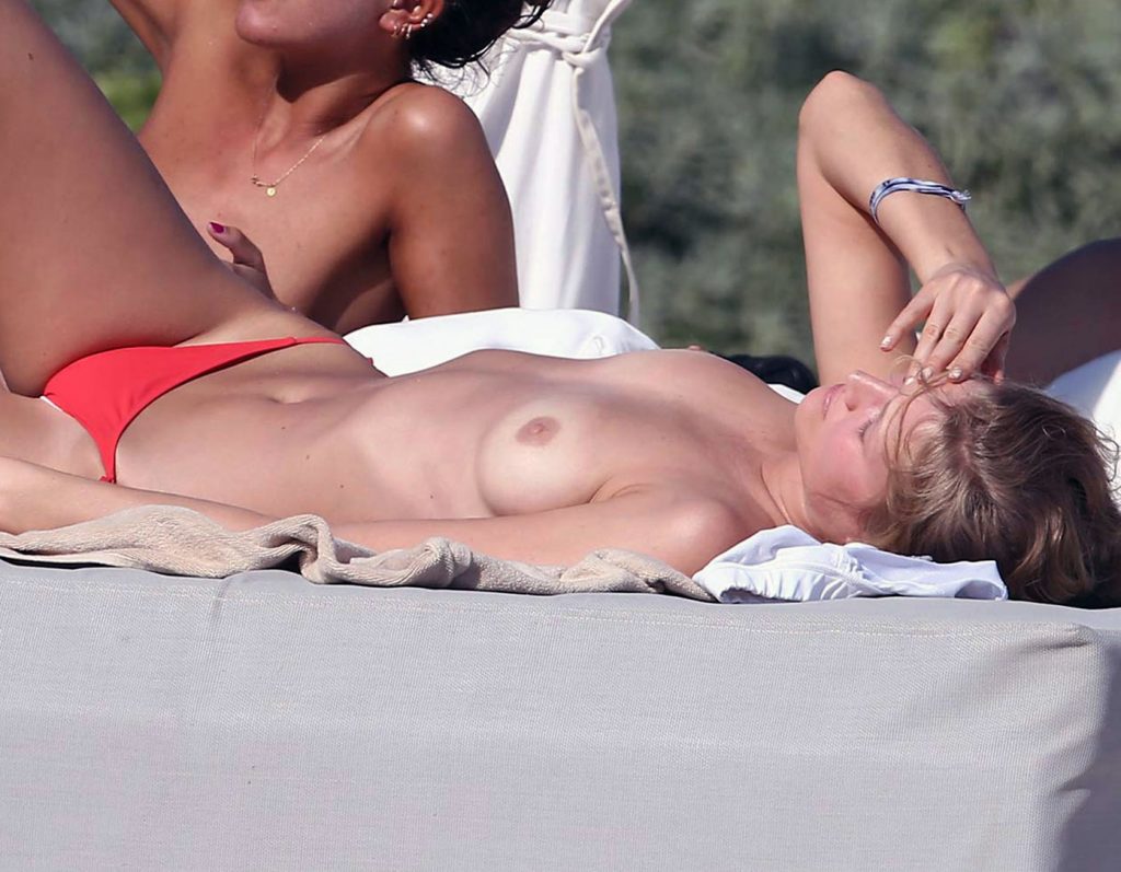Toni Garrn nude topless naked sexy boobs ass31 2