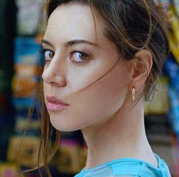 Aubrey Plaza nude sexy naked topless hot24
